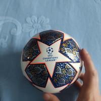Pallone Adidas champion league 