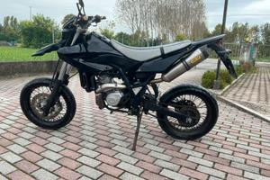 Wr 125 x