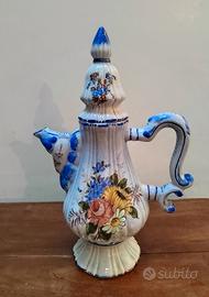 Antica teiera ceramica