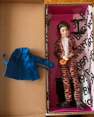 BTS Jimin doll completa con accessori