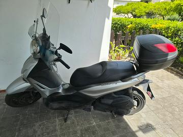 Beverly 300 i.e  2016 perfettamente funzionante