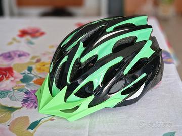 Casco bici nero e verde