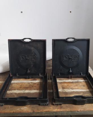 2 CHIUSINI FOGNATURA IN GHISA 