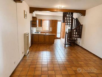 Appartamento di 181 m² con 4 locali e box auto dop