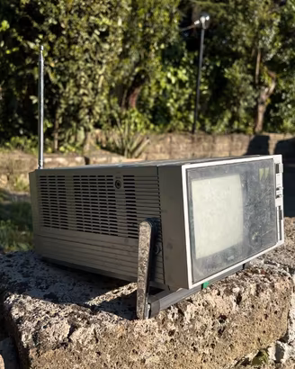 Televisore portatile MIVAR Hyper anni 80, vintage