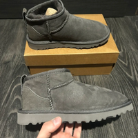 UGG Ultra Mini Grigio T.38