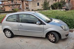 Ford Fiesta 1.4 TDCi 68CV 5 porte Titanium