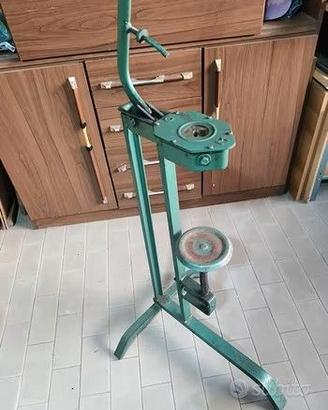 Tappa bottiglie a tre piedi per tappi sughero