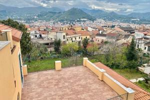 RECENTEMENTE RISTRUTTURATO - con ampio Terrazzo