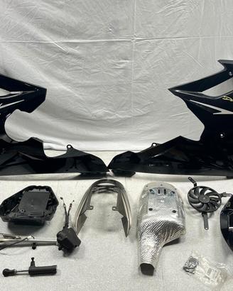 VARIE CARENE E PARTI TRIUMPH DAYTONA 675 2007 2012