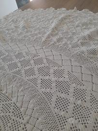 tovaglia rotonda all'uncinetto 