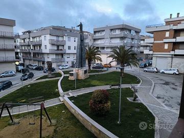 Luminoso trilocale angolare di 100 mq - primo pia