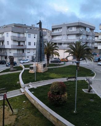 Luminoso trilocale angolare di 100 mq - primo pia