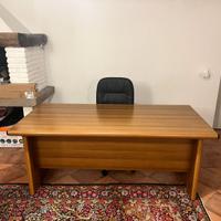 Scrivania professionale + mobile porta documenti