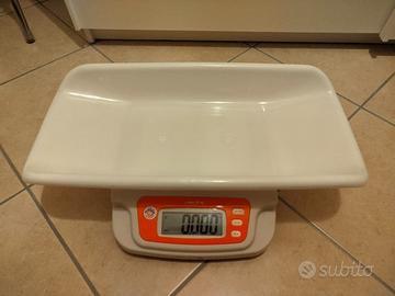 bilancia digitale per neonato