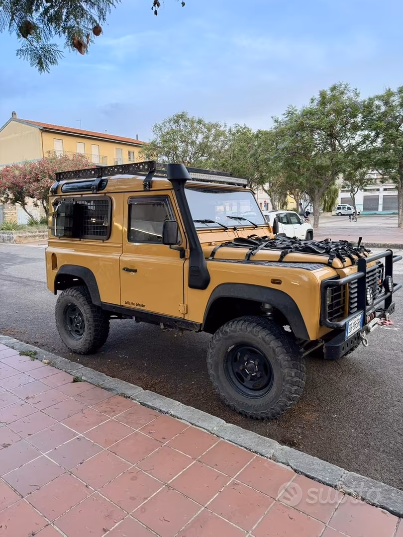 Land Rover Defender