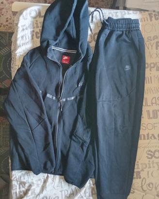 Nike tech Set