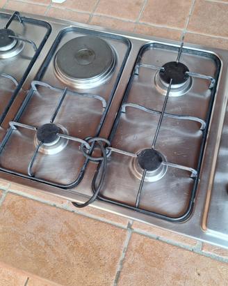 Piano cottura Franke 5 fuochi -4 gas + 1 elettrico