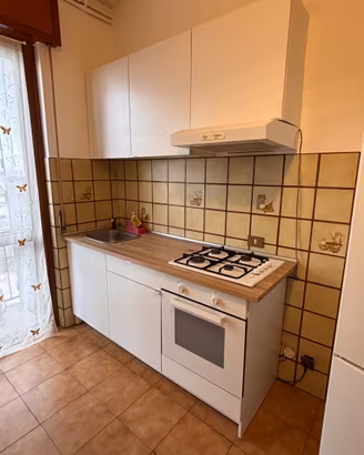 Cucina IKEA KNOXHULT completa con forno, piano cot