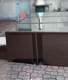 tavolo con 6 sedie e 4 sgabelli + cuscini