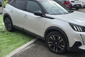 Puegeot e2008 GT-Line