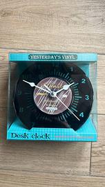 Orologio da tavolo con veri dischi in vinile