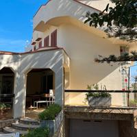 Casteldaccia villa 3 livelli con accesso al mare