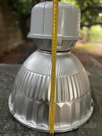 Lampadario industriale completo.