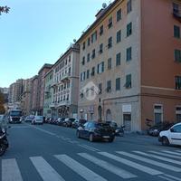 4 LOCALI A GENOVA