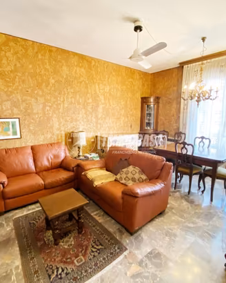 AMPIO APPARTAMENTO CON 3 CAMERE - PIANO ALTO CON T