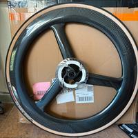 Ruota anreriore in carbonio corsa