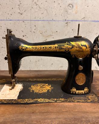 Macchina da cucire antica