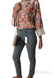 Jeans dritti, elasticizzati a vita alta