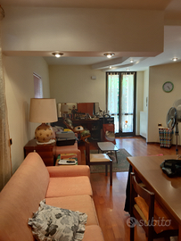 Zavattarello centro appartamento con giardino