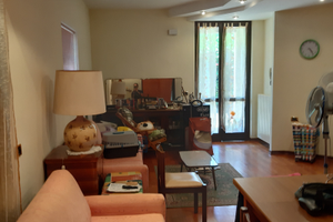 Zavattarello centro appartamento con giardino