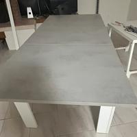 Tavolo pranzo grigio cemento allungabile