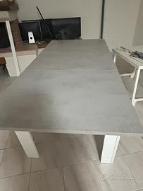 Tavolo pranzo grigio cemento allungabile