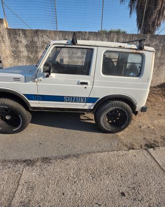 Suzuki Samurai icona del piccolo fuoristrada
