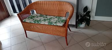 DIVANETTO  MIDOLLINO 