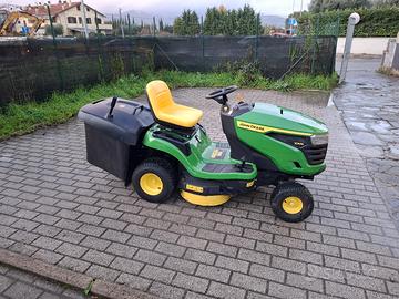 Trattorino tagliaerba John Deere X147R 