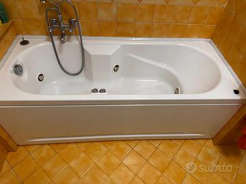 Vasca idromassaggio jacuzzi