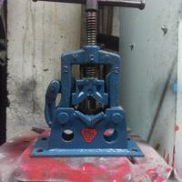 Morsa Per Tubi -  M. C. P.