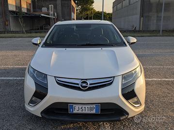 Opel Ampera elettrica + range extender 2013