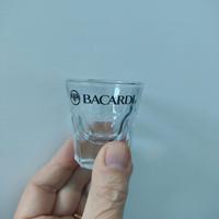 Bicchiere rum Bacardi