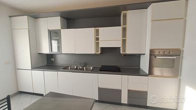 Grande Cucina lineare 4.50m + elettrodomestici