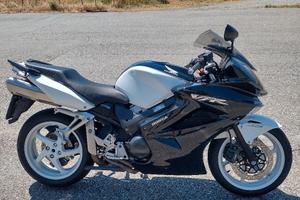 Honda vfr 800 vtec
