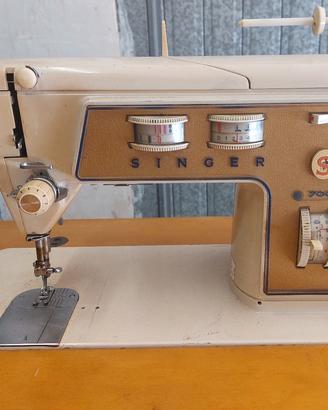 Singer 700