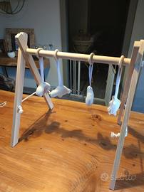 Giostrina in legno per bambino