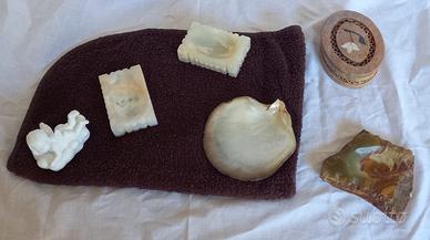 SOPRAMMOBILI IN PIETRE VARIE