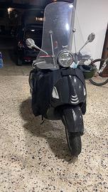 Piaggio Vespa 300 Gts